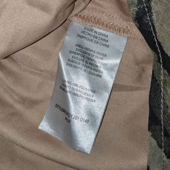 2B BEBE Tiger Print Halter Top With Necklace Attachment Size Small - Picture 11 of 11